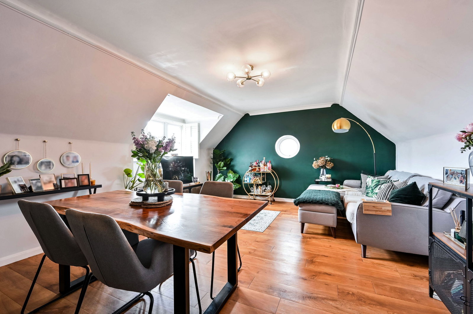 1 bed apartment for sale in Junction Road, Dorking, RH4