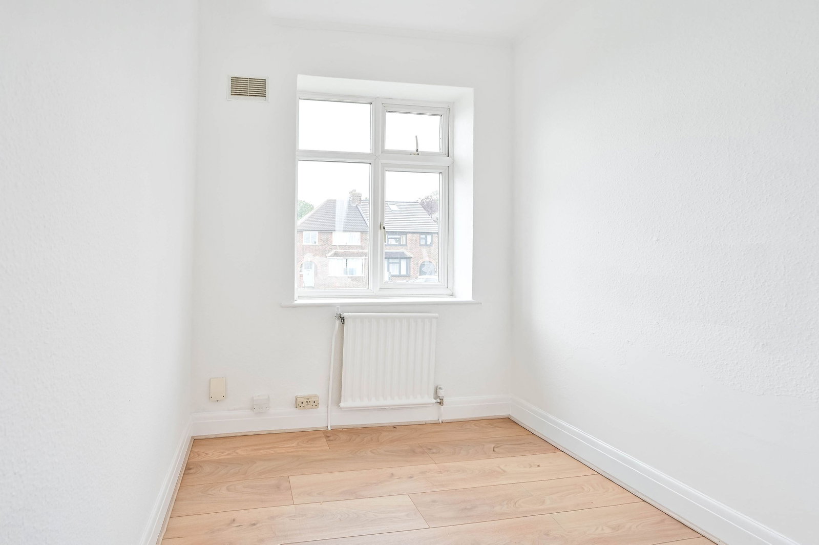 3 bed semi-detached house for sale in Rydes Hill Road, Guildford, GU2  - Property Image 11