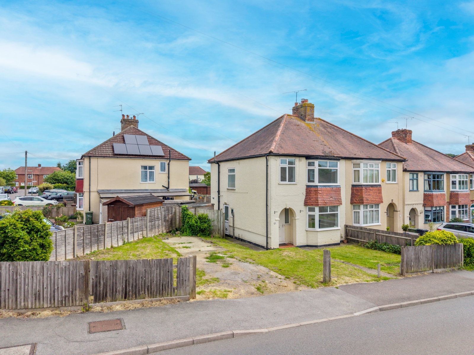 3 bed semi-detached house for sale in Rydes Hill Road, Guildford, GU2  - Property Image 2