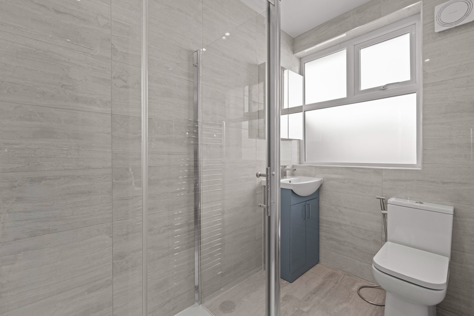 3 bed semi-detached bungalow for sale in Amis Avenue, Epsom, KT19  - Property Image 8