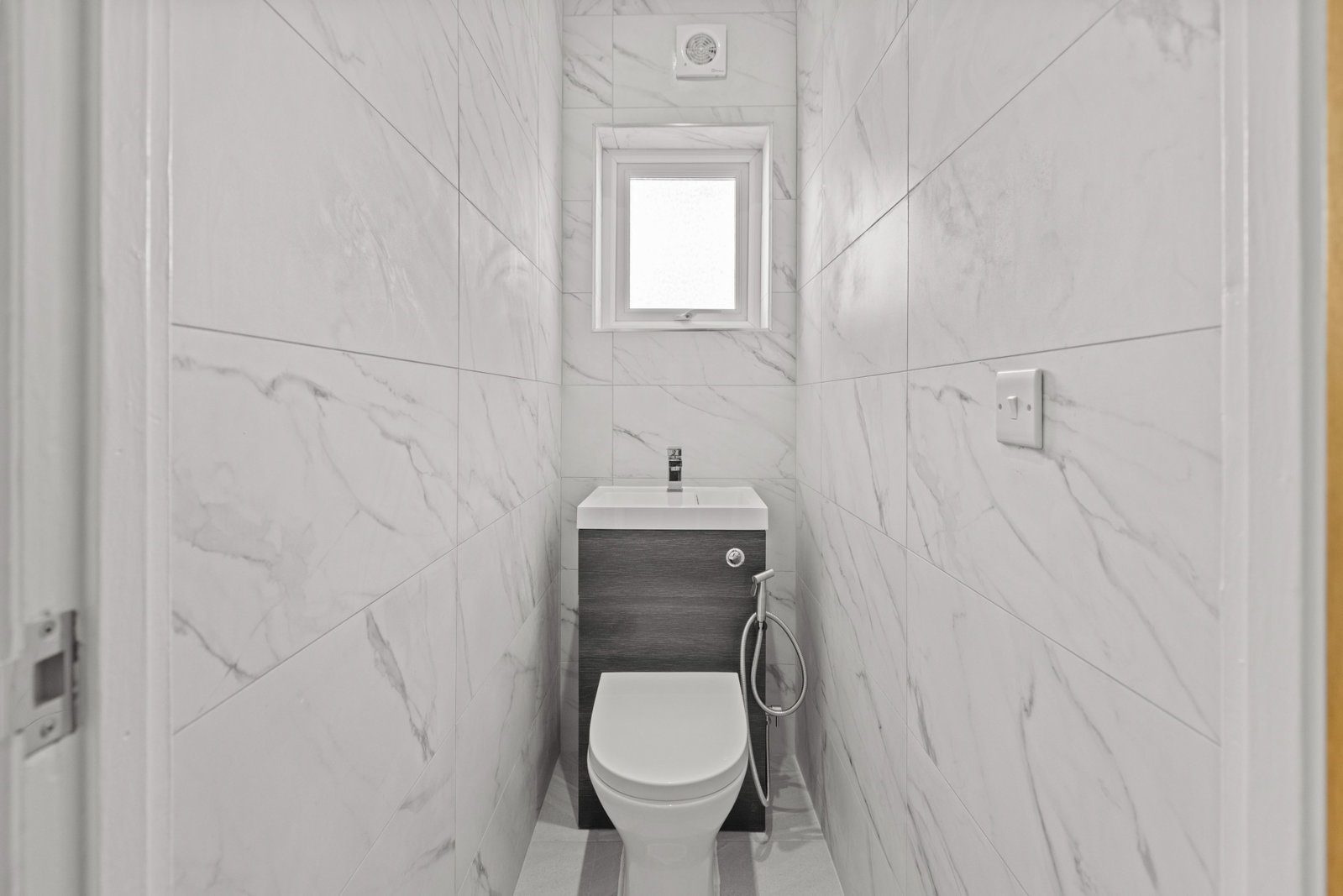 3 bed semi-detached bungalow for sale in Amis Avenue, Epsom, KT19  - Property Image 9