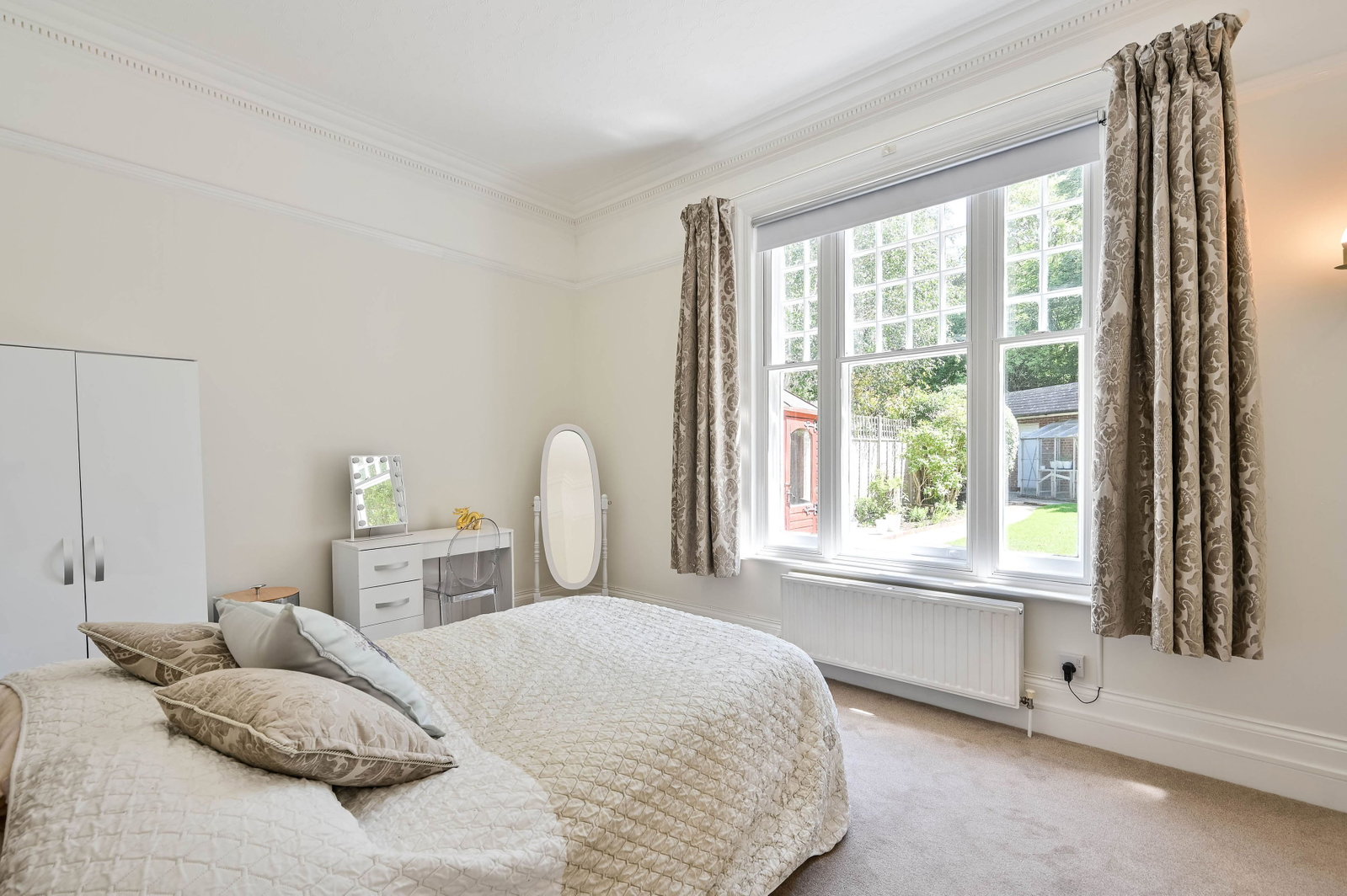 3 bed flat for sale in Hawkwood Rise, Bookham, KT23  - Property Image 10