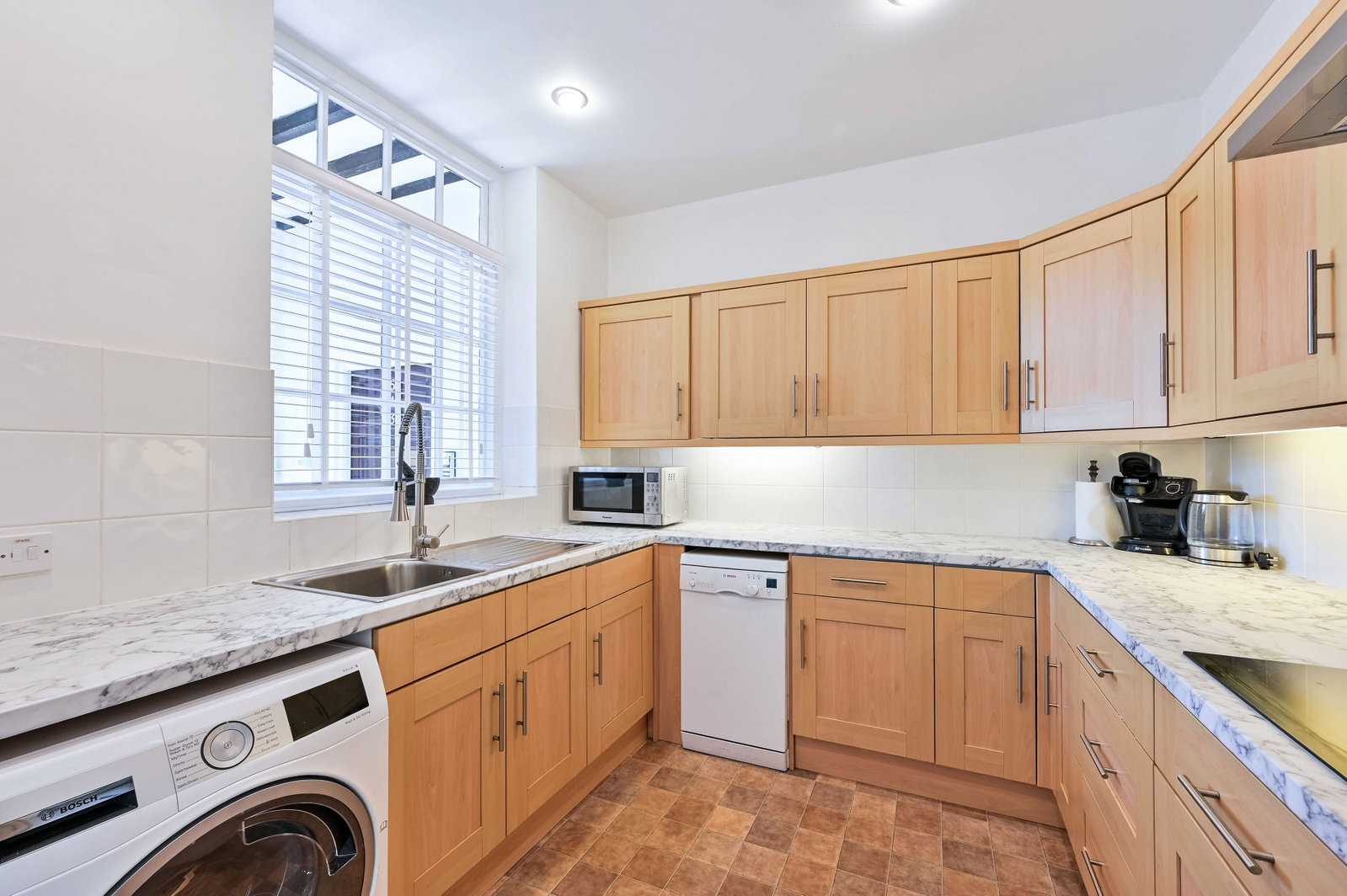 3 bed flat for sale in Hawkwood Rise, Bookham, KT23  - Property Image 8