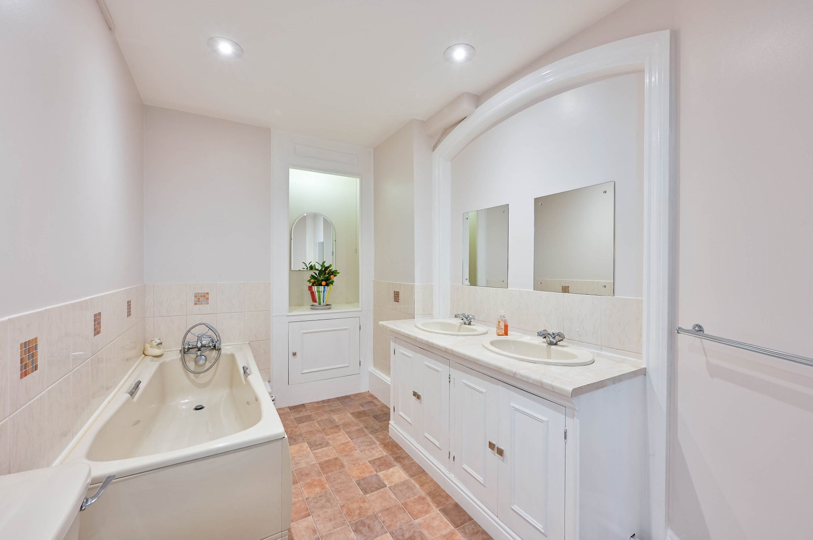 3 bed flat for sale in Hawkwood Rise, Bookham, KT23  - Property Image 14