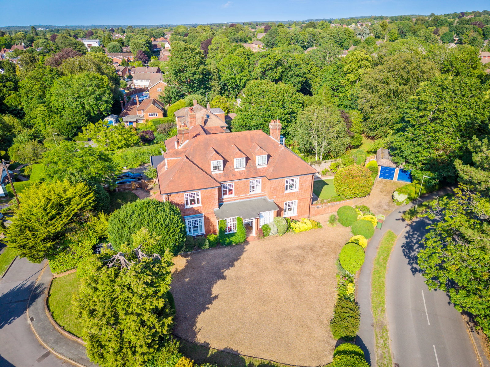3 bed flat for sale in Hawkwood Rise, Bookham, KT23