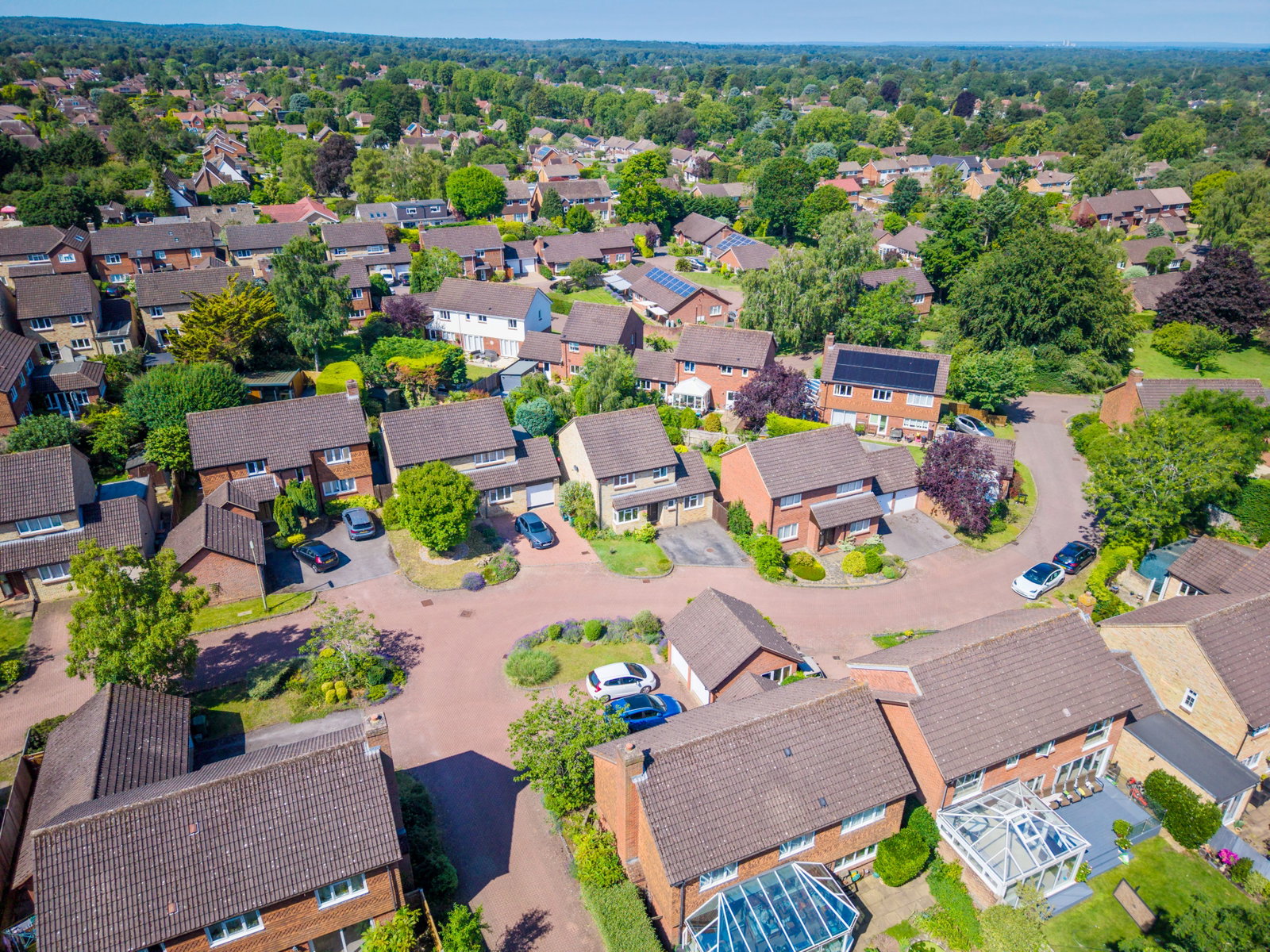 4 bed detached house for sale in Ten Acres, Fetcham, KT22  - Property Image 17