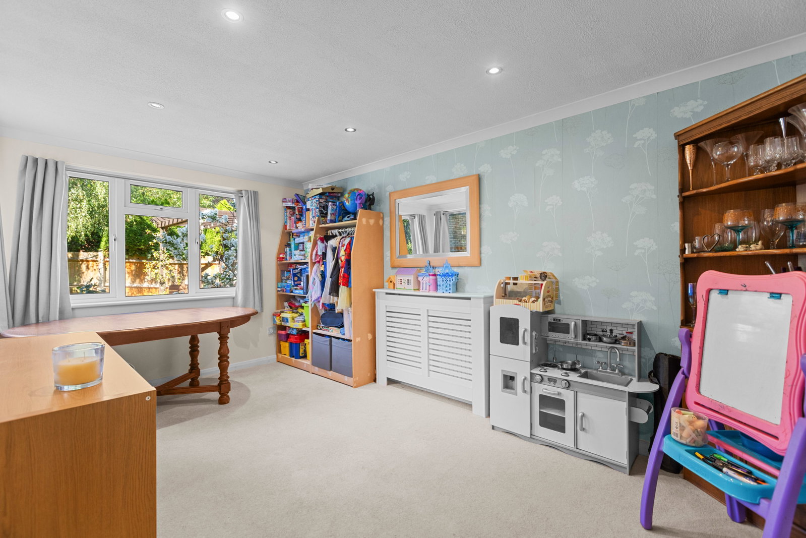 4 bed detached house for sale in Ten Acres, Fetcham, KT22  - Property Image 13