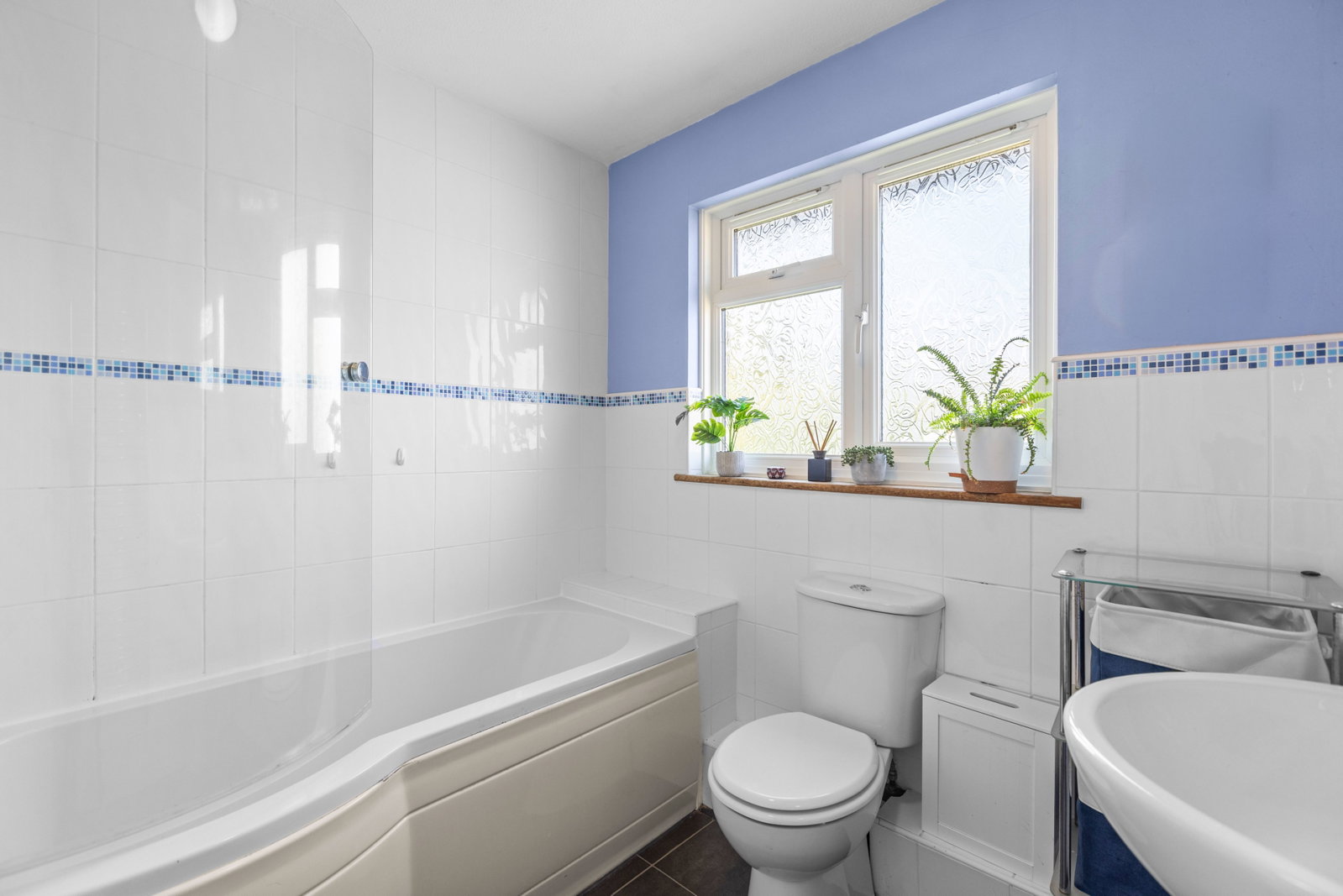 4 bed detached house for sale in Ten Acres, Fetcham, KT22  - Property Image 14