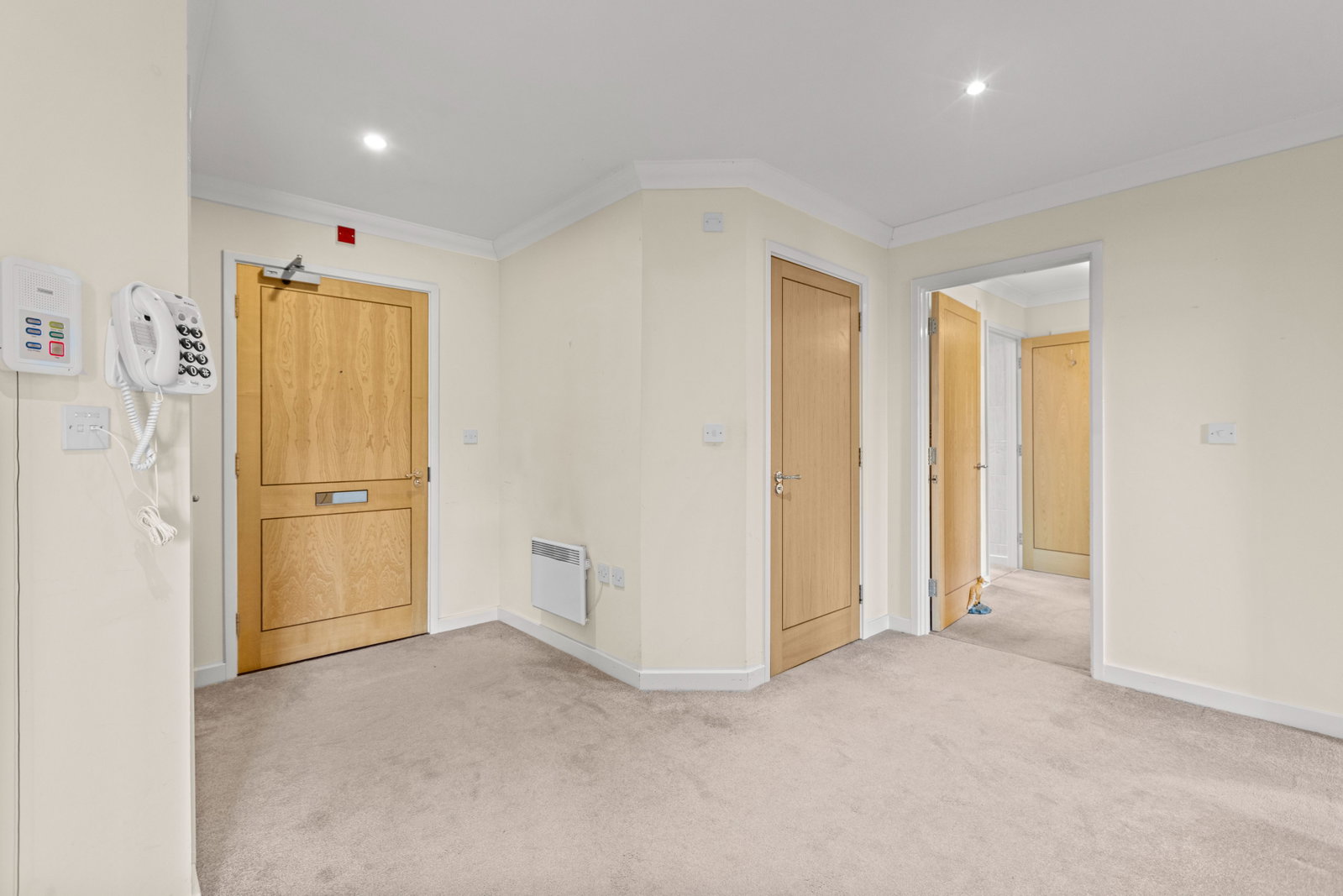 2 bed flat for sale in Butlers Place, Milford, GU8  - Property Image 7