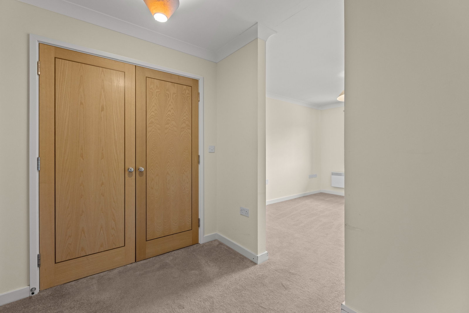 2 bed flat for sale in Butlers Place, Milford, GU8  - Property Image 8