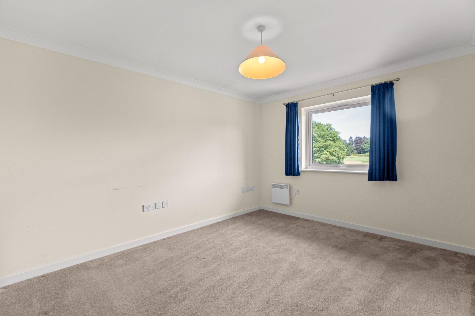 2 bed flat for sale in Butlers Place, Milford, GU8  - Property Image 9