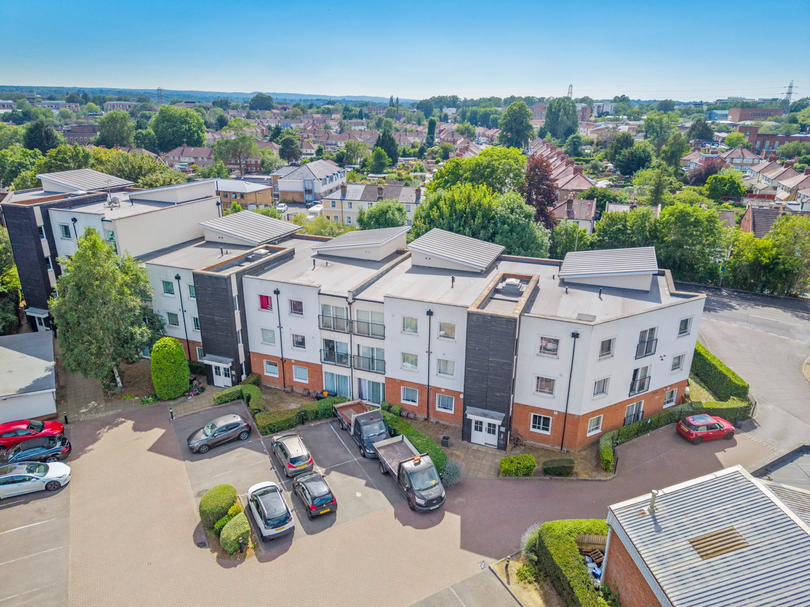 1 bed flat for sale in Kingston Square, Buffers Lane, Leatherhead, Surrey, KT22 7XP  - Property Image 8