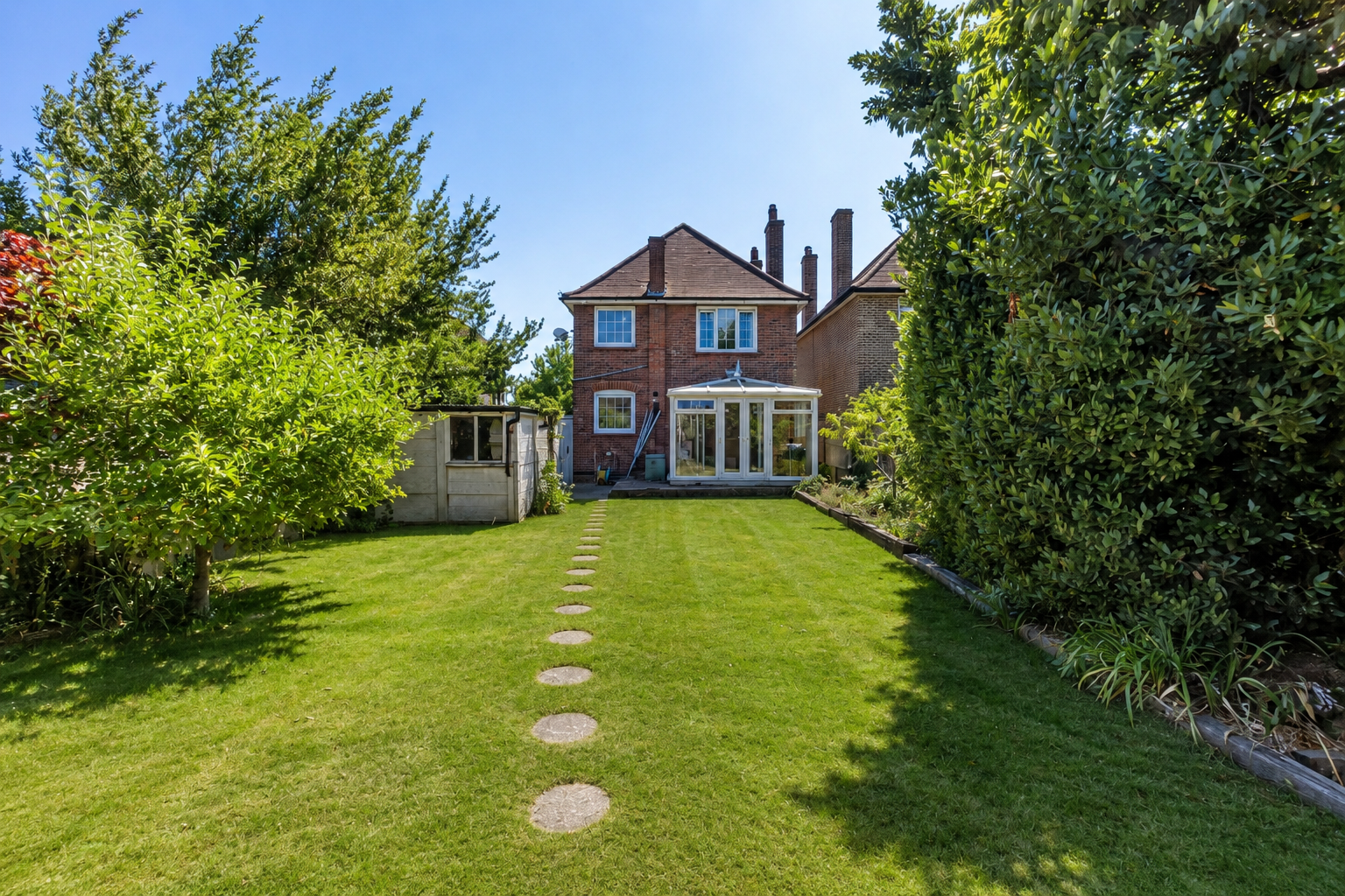 3 bed detached house for sale in Elmcroft Drive, Chessington, KT9  - Property Image 9