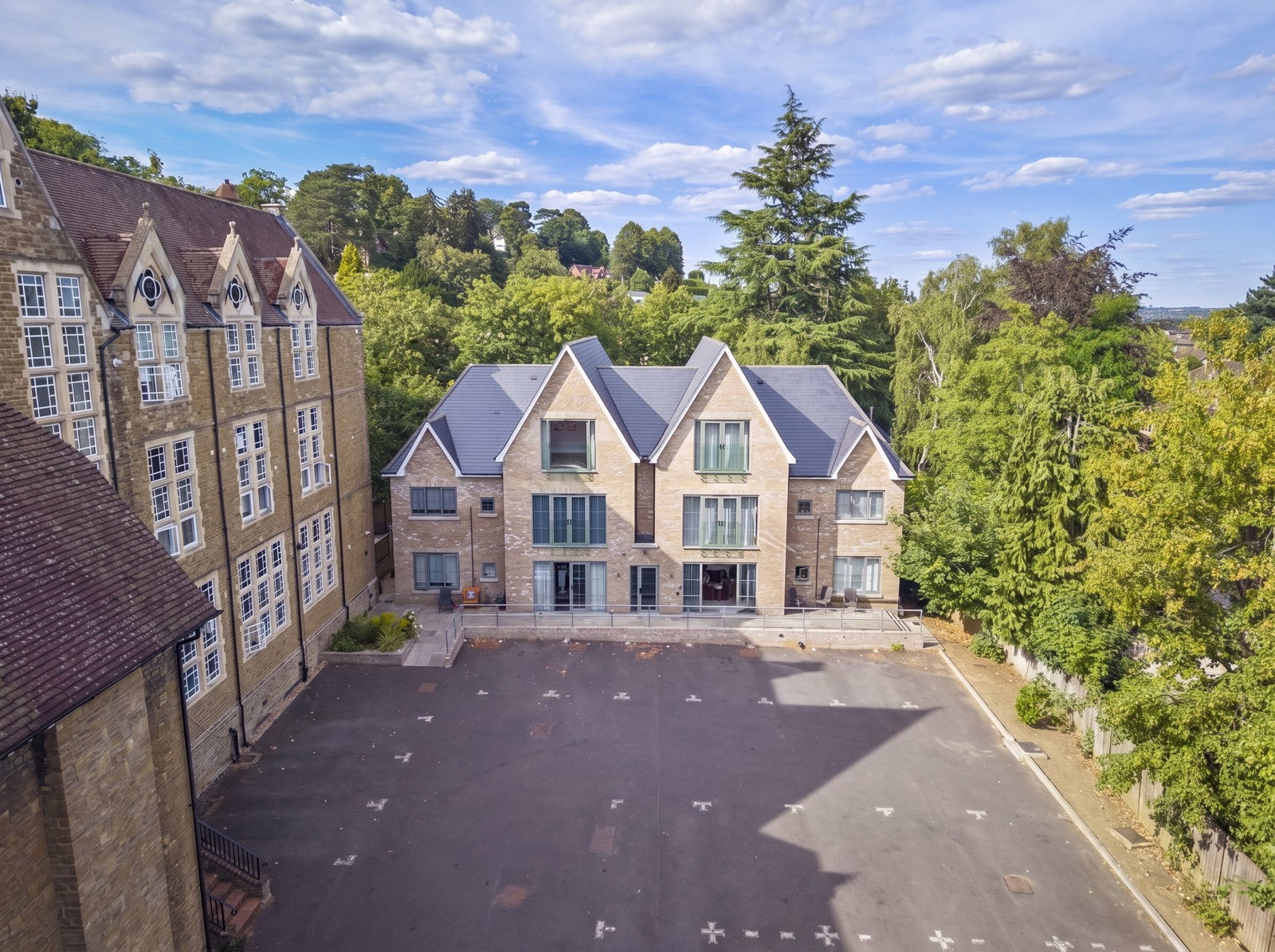 2 bed flat for sale in Filmer Grove, Godalming