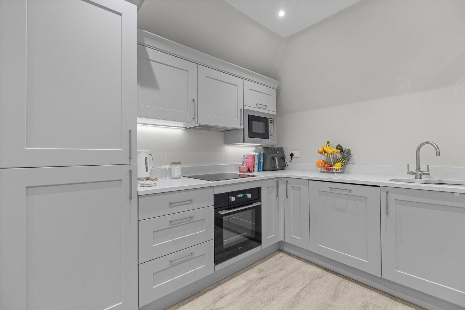2 bed flat for sale in Filmer Grove, Godalming  - Property Image 8