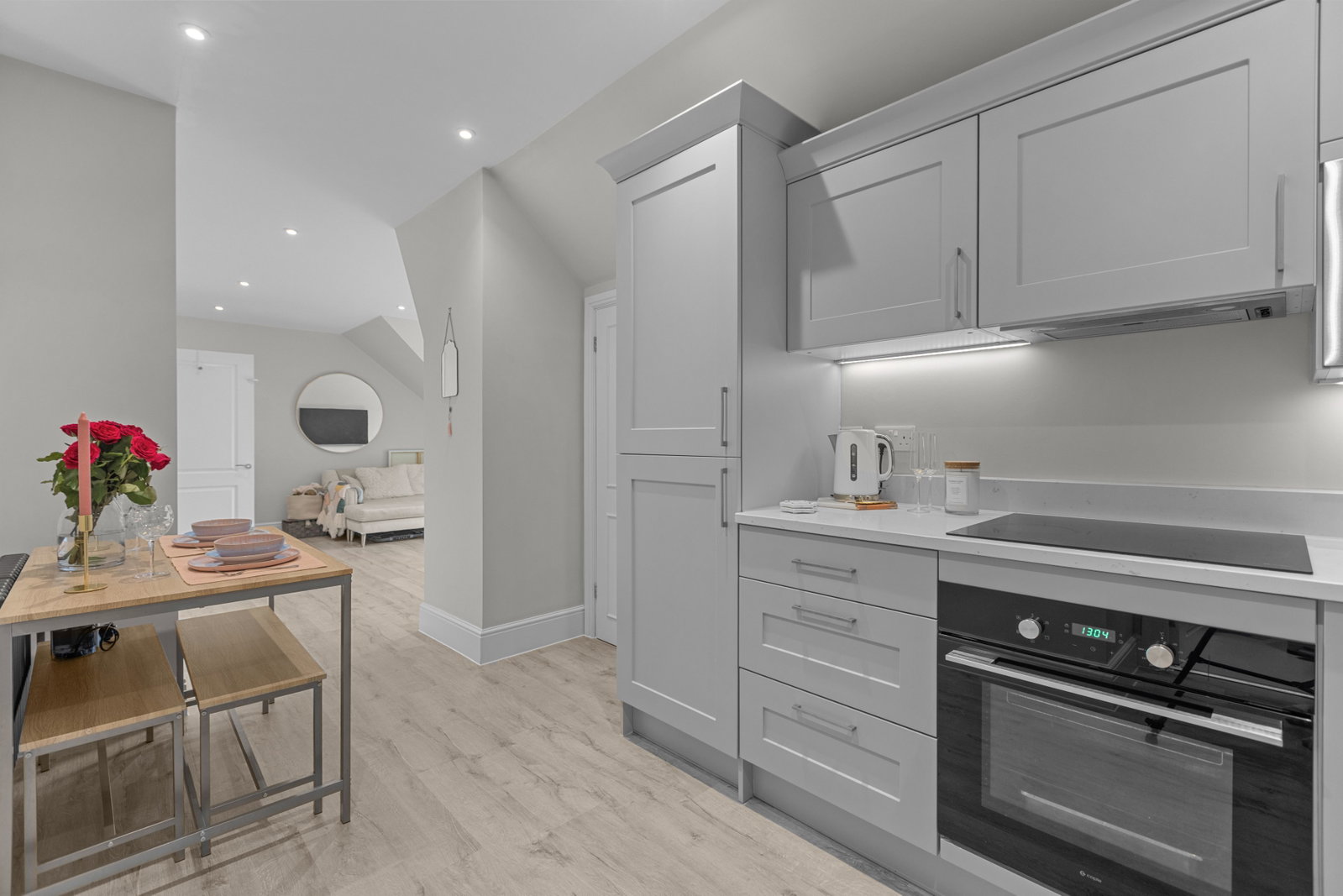 2 bed flat for sale in Filmer Grove, Godalming  - Property Image 6