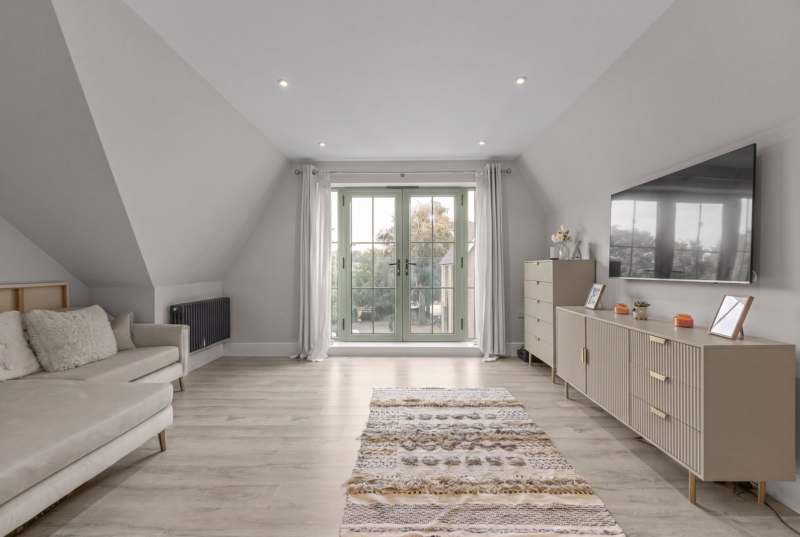 2 bed flat for sale in Filmer Grove, Godalming  - Property Image 3