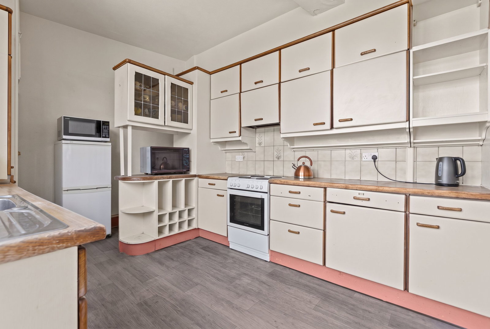 9 bed semi-detached house for sale in Queens Road, Aldershot, GU11 3JE  - Property Image 13
