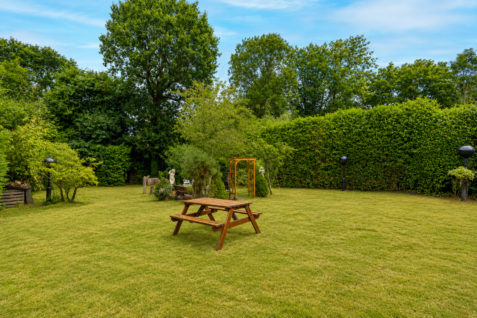 3 bed detached house for sale in Norrels Ride, East Horsley, KT24  - Property Image 13