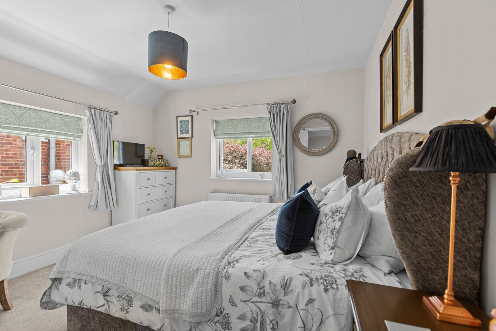 3 bed detached house for sale in The Street, Shalford, GU4  - Property Image 7