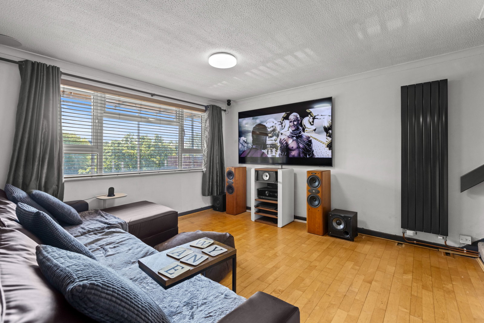 2 bed flat for sale in Hazelmere Close, Leatherhead, KT22