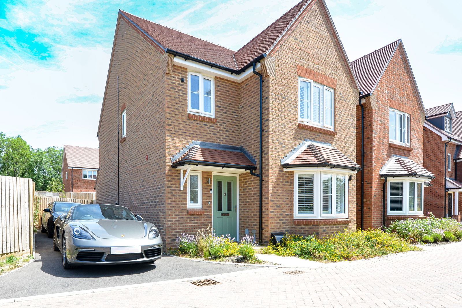 3 bed detached house to rent in Drapers Way, Ash, GU12 - Property Image 1