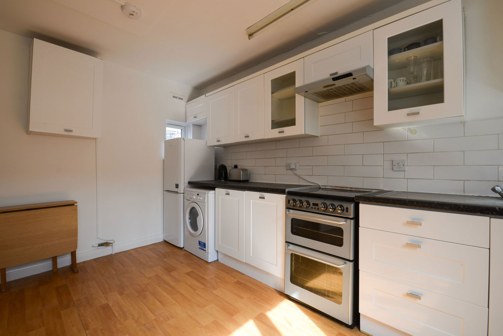 2 bed maisonette to rent in Cannon Hill Lane, London, SW20  - Property Image 2