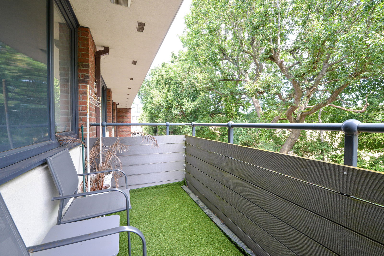 2 bed apartment to rent in Challenge Court, Leatherhead 4