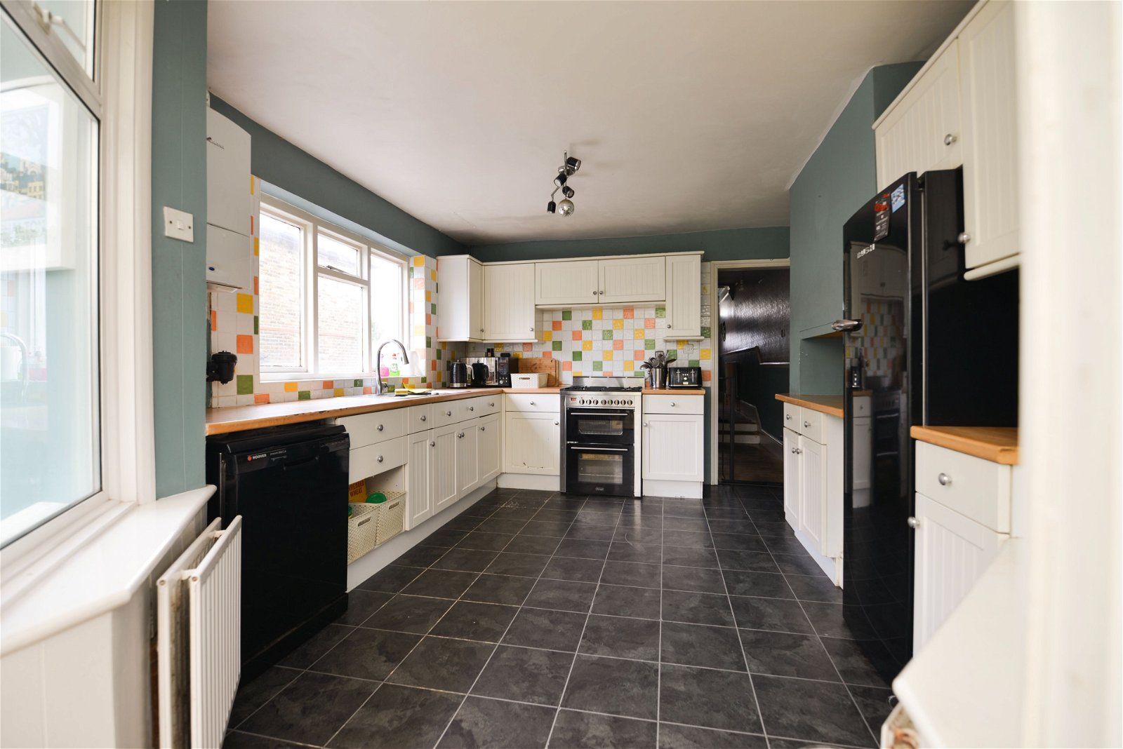 4 bed semi-detached house for sale in Carshalton Road, Sutton, SM5 3PZ  - Property Image 3