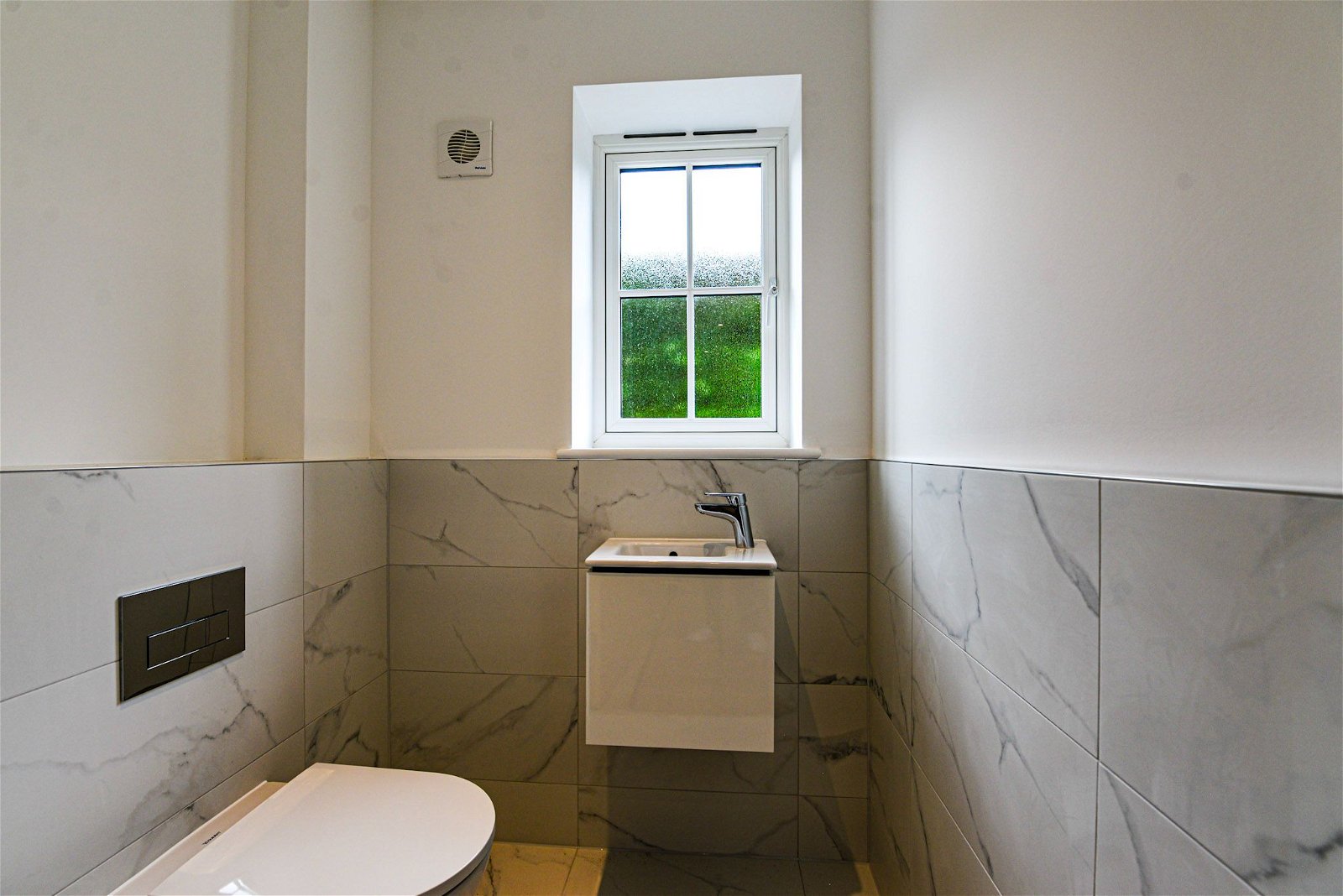 5 bed detached house for sale in Coach Road, Chertsey 18