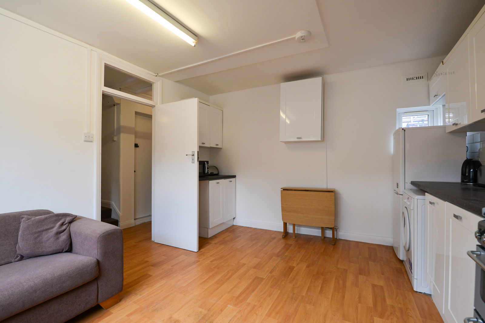 2 bed maisonette to rent in Cannon Hill Lane, London, SW20  - Property Image 8