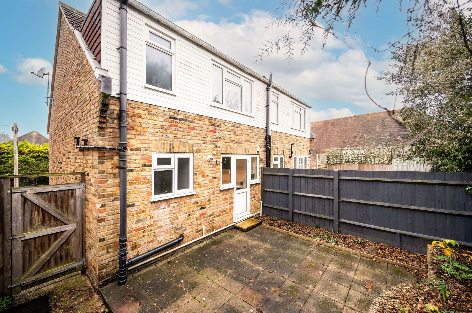 3 bed semi-detached house for sale in The Street, Effingham, Surrey, KT24  - Property Image 19
