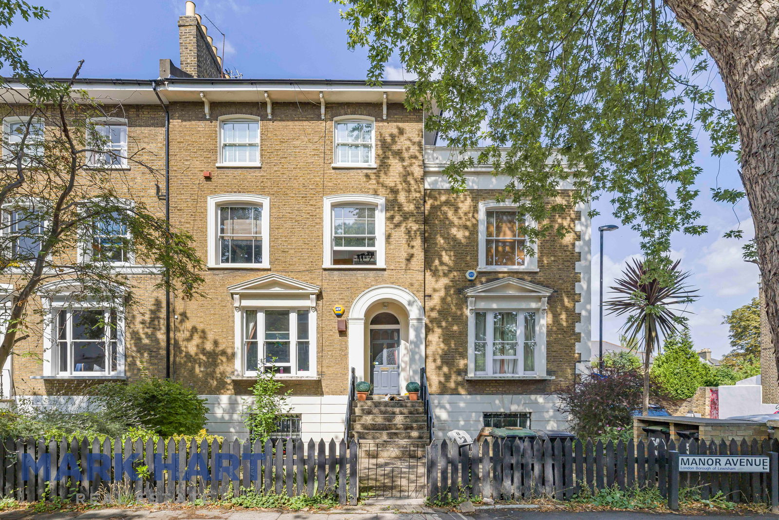 1 bed flat to rent in Manor Avenue, London - Property Image 1