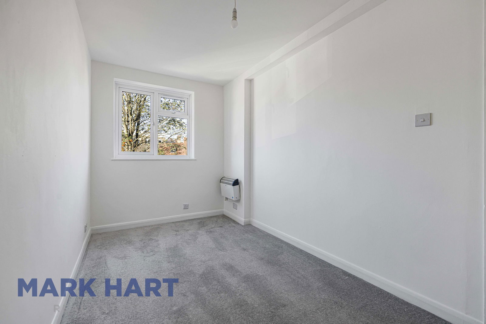 2 bed flat to rent in Harton Street, London 6