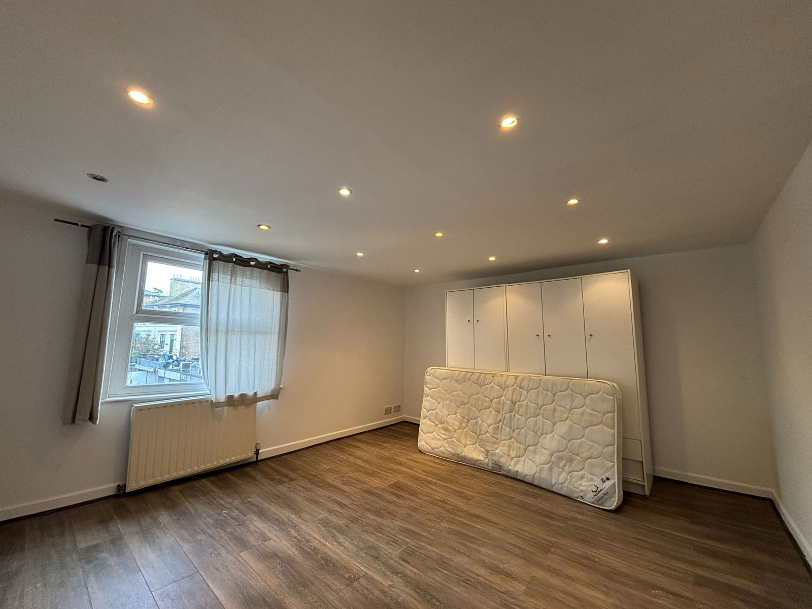 2 bed flat to rent in Lee High Road, London 3
