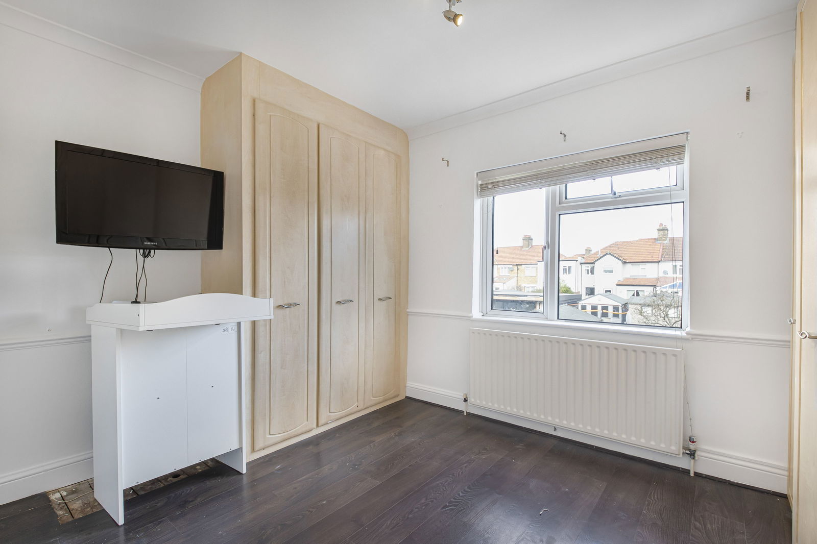 4 bed semi-detached house to rent in Elsa Road, Welling 9