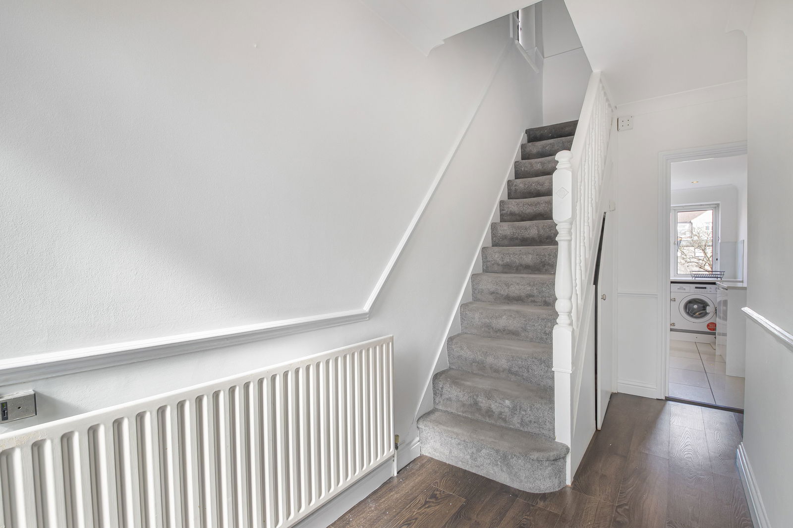 4 bed semi-detached house to rent in Elsa Road, Welling 5