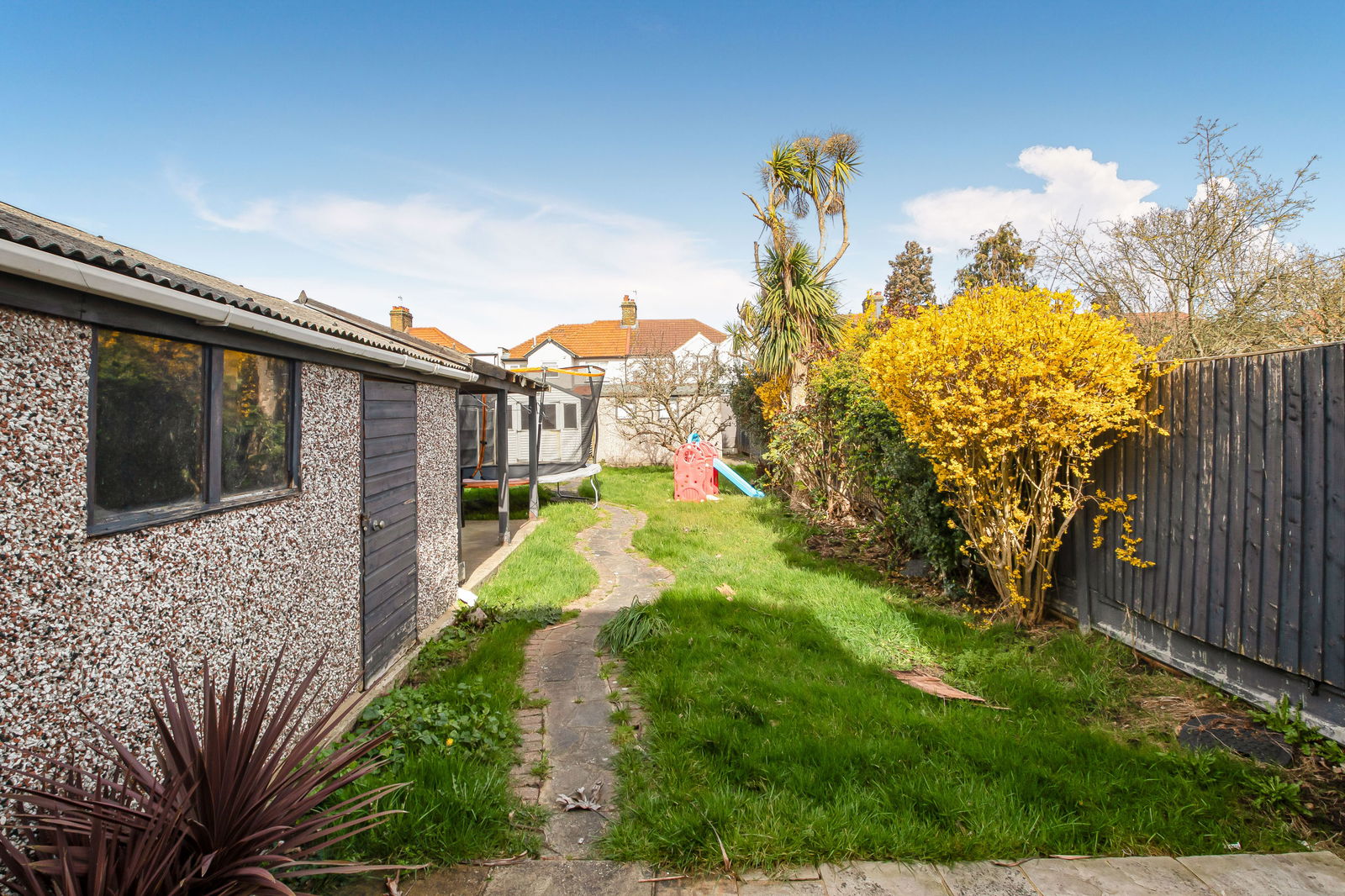 4 bed semi-detached house to rent in Elsa Road, Welling 17