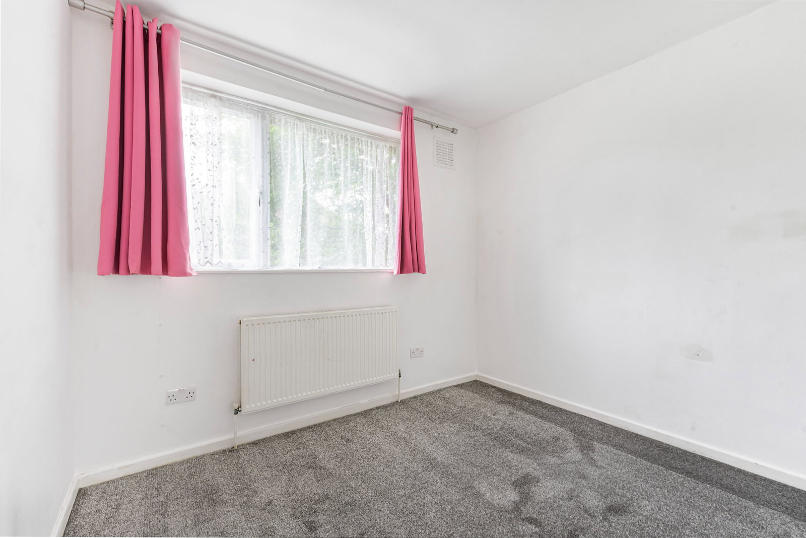 2 bed flat to rent in Westwood Hill, London 10