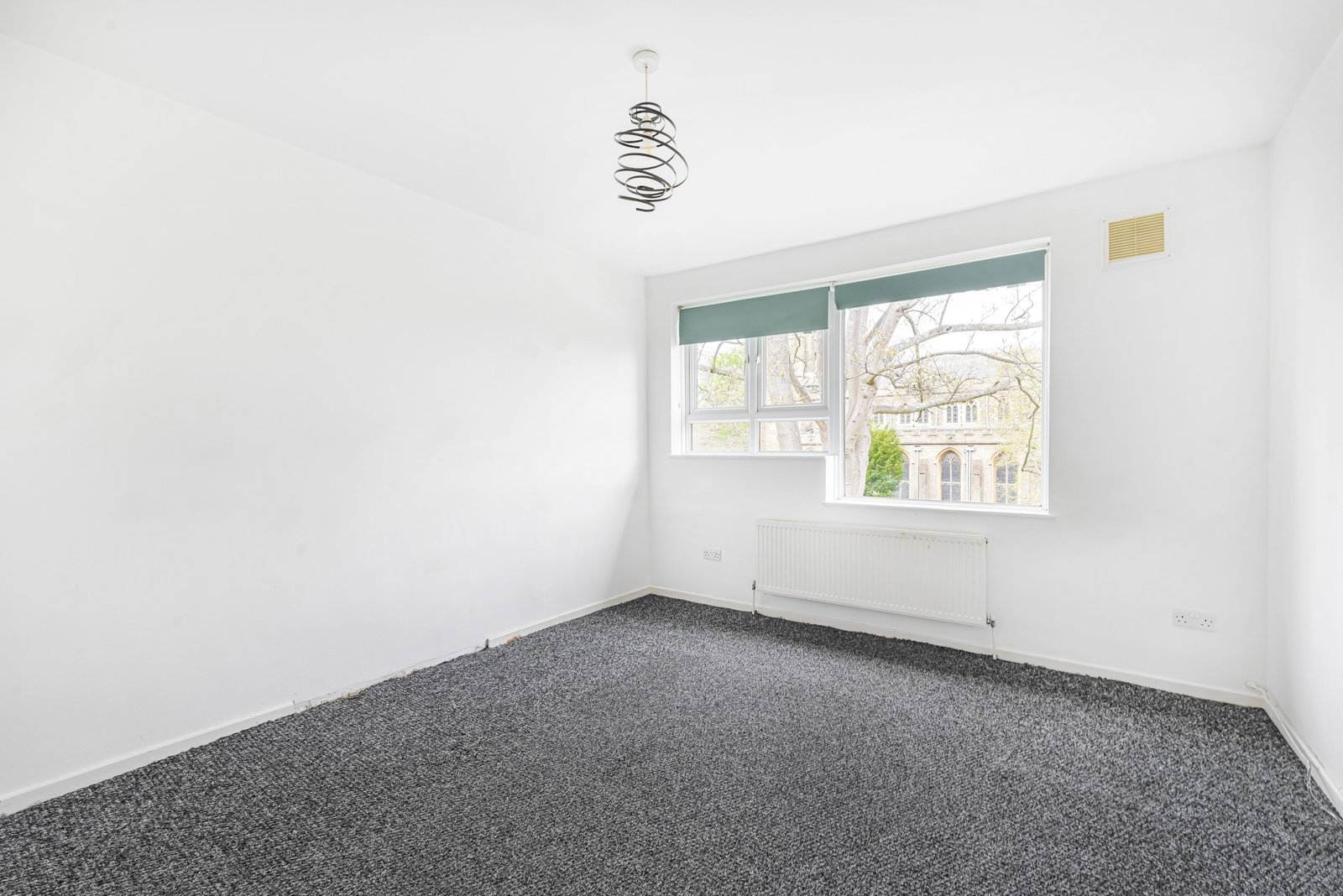 2 bed flat to rent in Westwood Hill, London  - Property Image 3