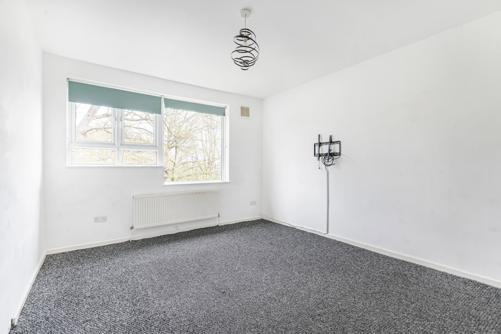 2 bed flat to rent in Westwood Hill, London 1