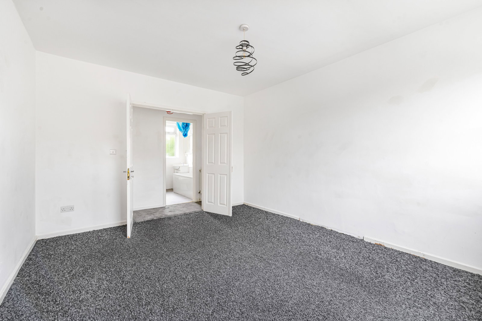 2 bed flat to rent in Westwood Hill, London 4