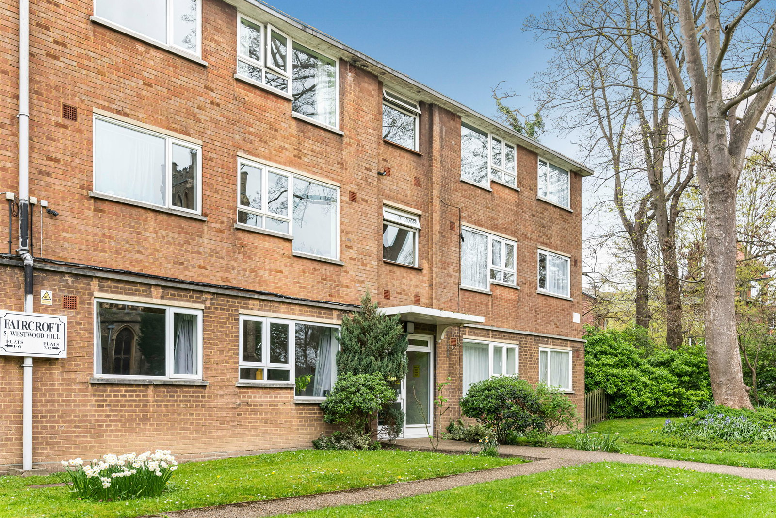 2 bed flat to rent in Westwood Hill, London  - Property Image 18