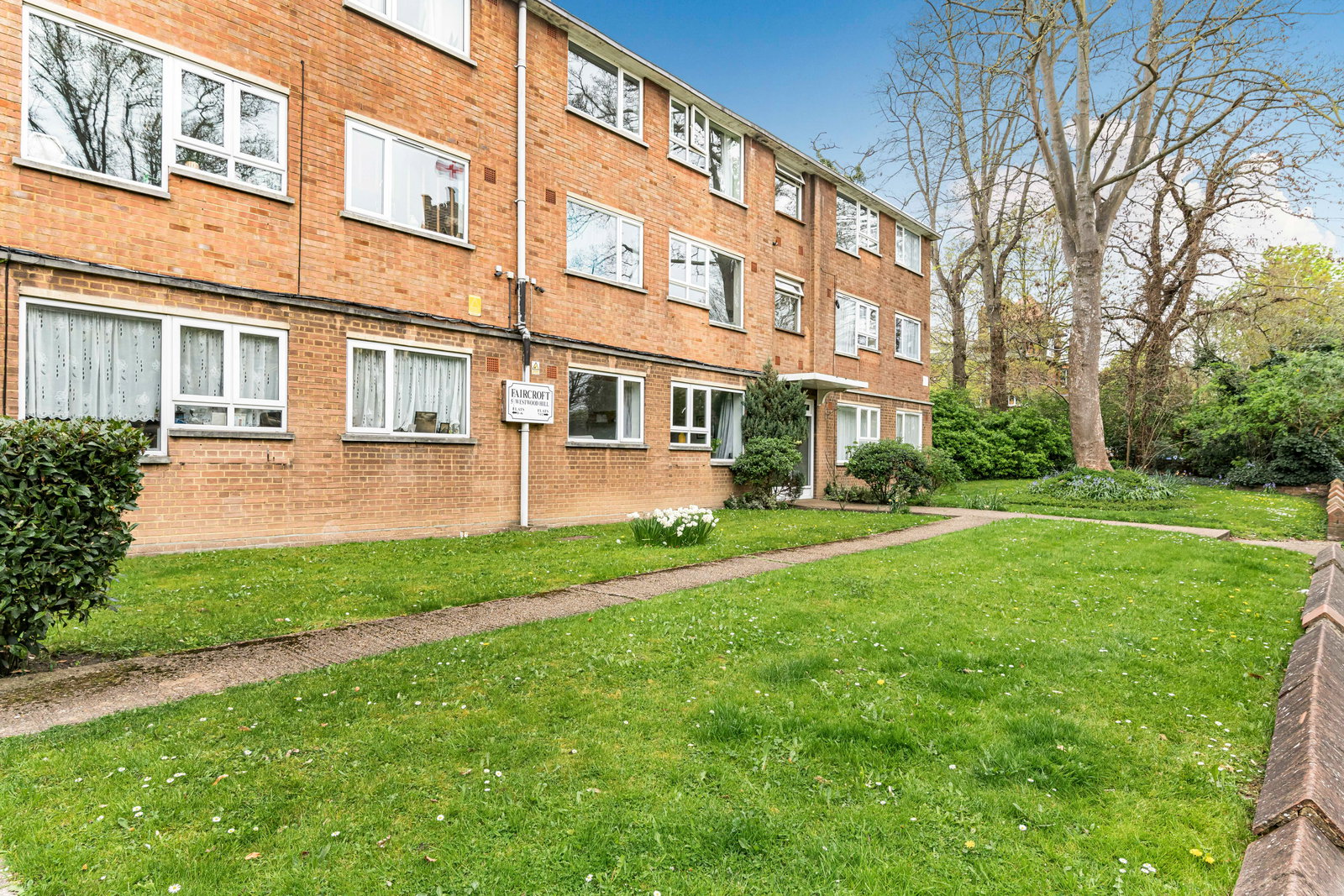 2 bed flat to rent in Westwood Hill, London  - Property Image 19
