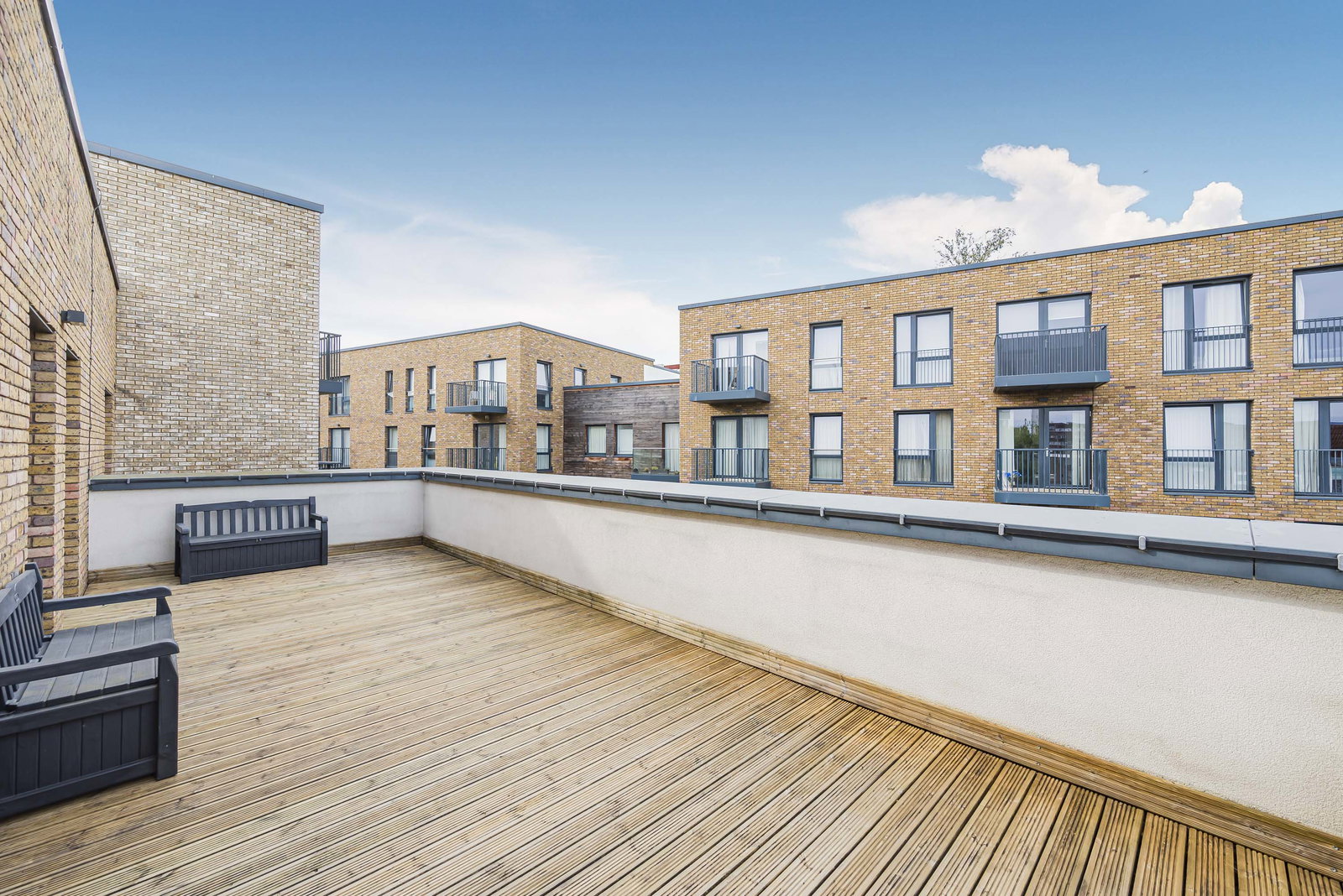 3 bed flat to rent in Ashton Reach, London 18