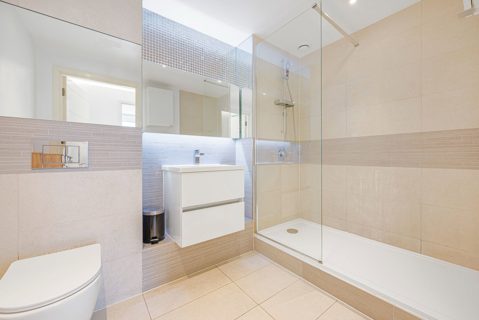3 bed flat to rent in Ashton Reach, London 17