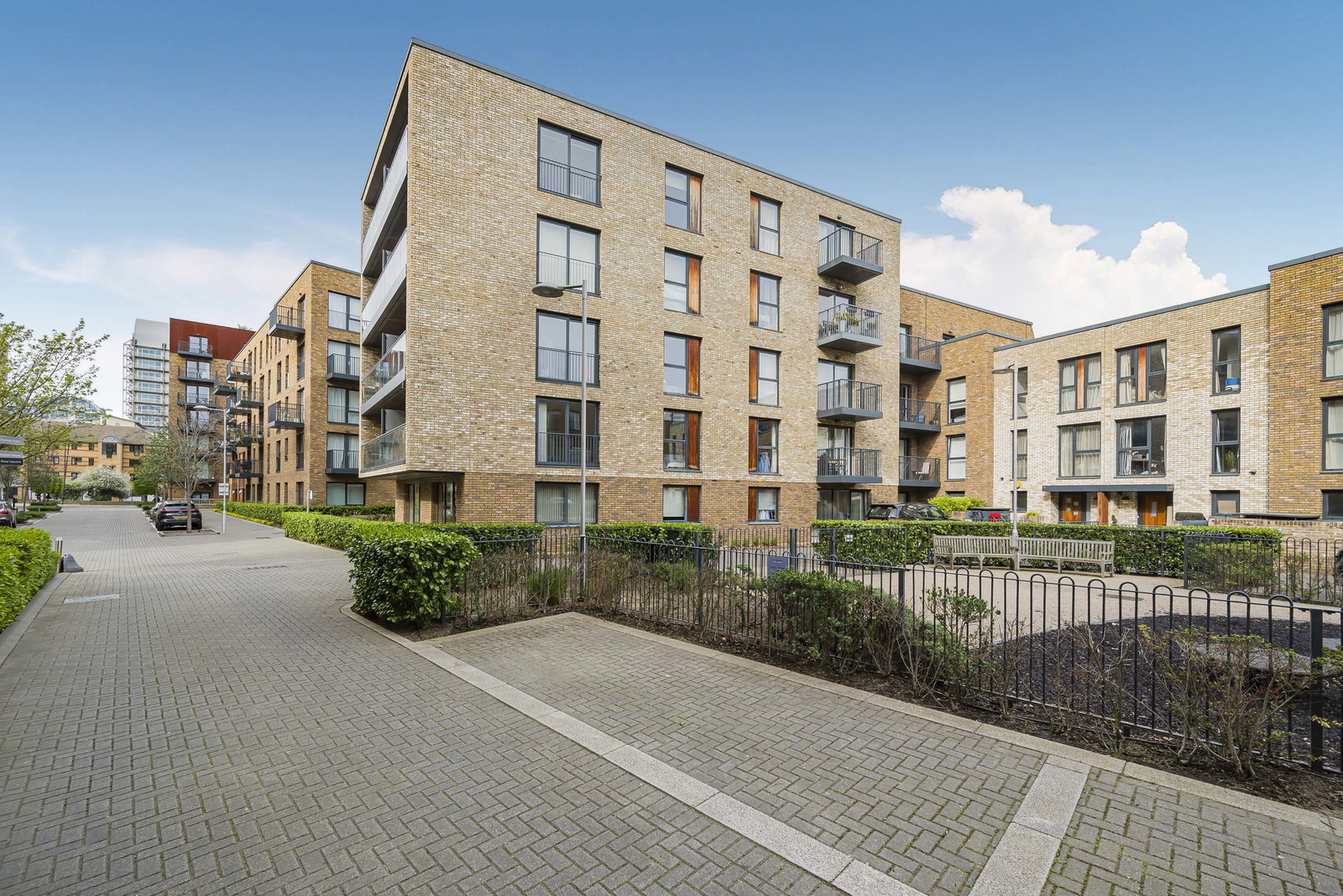 3 bed flat to rent in Ashton Reach, London 21
