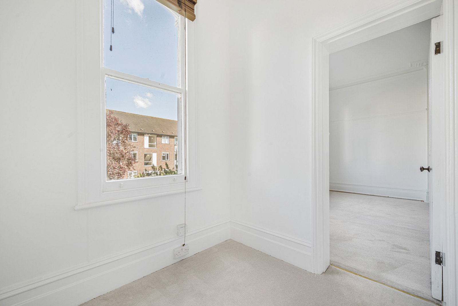 2 bed flat to rent in Tyrwhitt Road, London 9