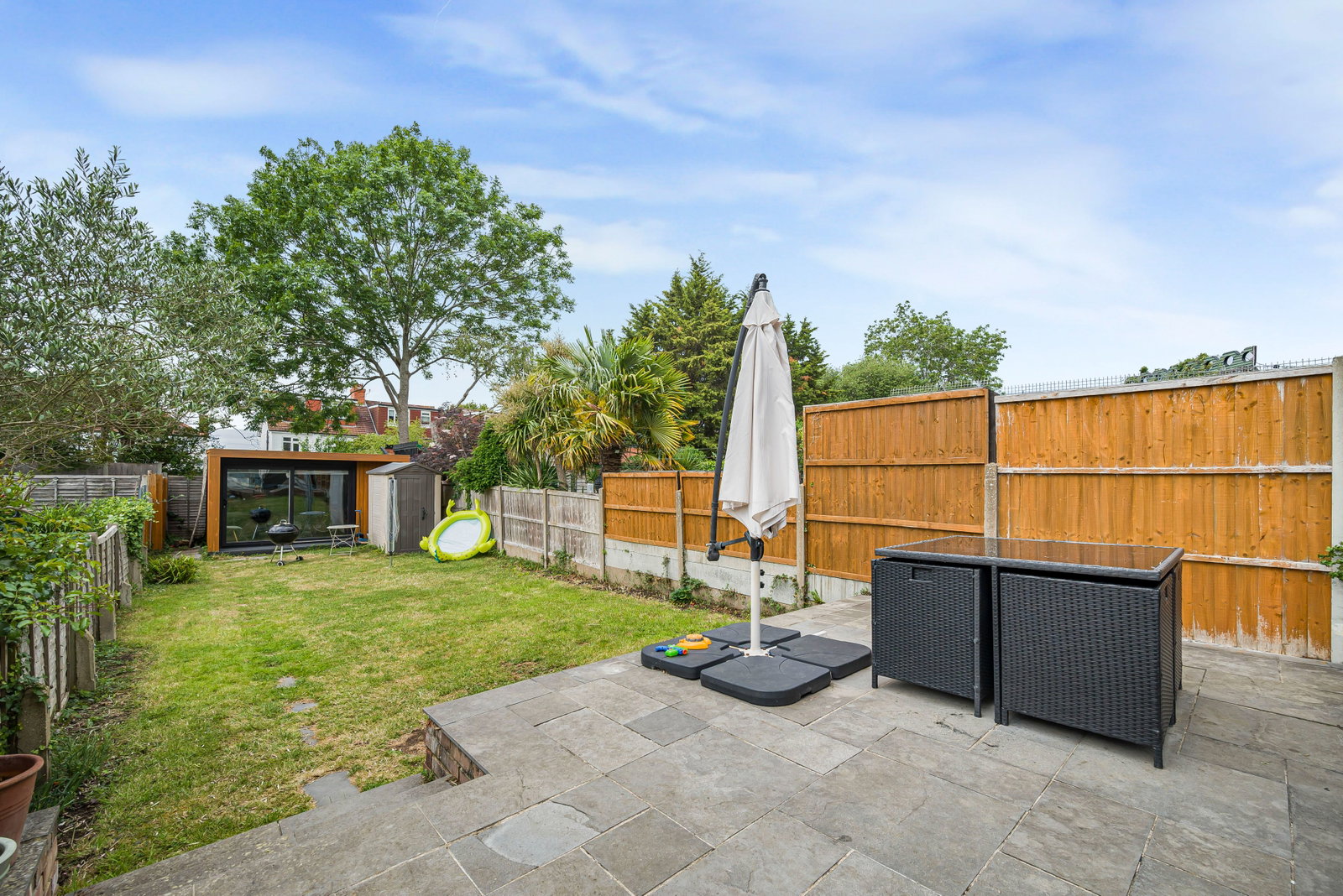 4 bed terraced house to rent in Wickham Chase, West Wickham 16