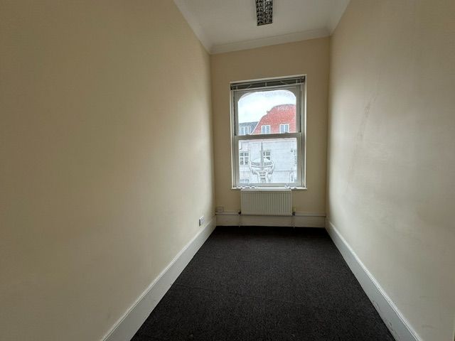 Office to rent in Rye Lane, London - Property Image 2